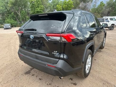 Used 2020 Toyota RAV4 LE AWD/4WD image 8
