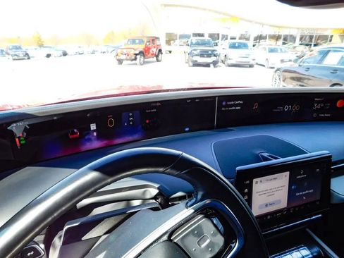 Used 2024 Lincoln Nautilus Reserve image 21