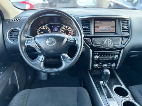 Used 2015 Nissan Pathfinder SV image 16