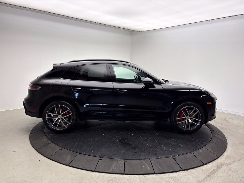 Certified 2023 Porsche Macan S AWD/4WD image 8