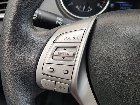 Used 2016 Nissan Rogue S AWD/4WD image 27