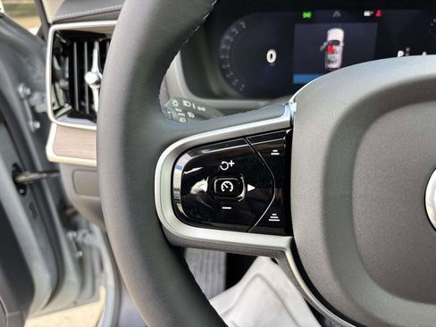 New 2026 Volvo XC90 B6 Plus w/ Protection Package Premier AWD/4WD image 18