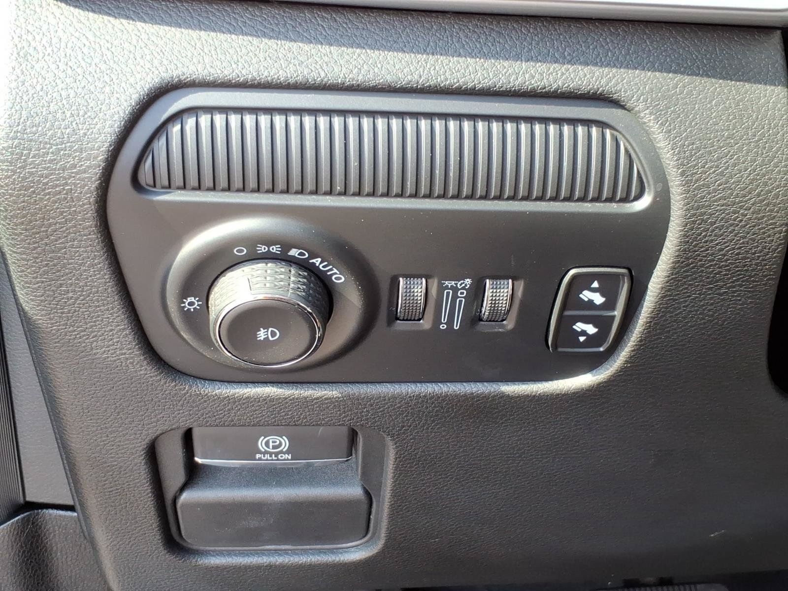 Used 2023 Jeep Wagoneer Series II AWD/4WD image 16