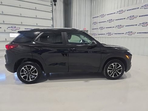 Used 2025 Chevrolet TrailBlazer LT image 9