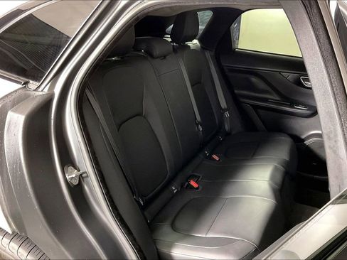 Used 2017 Jaguar F-PACE Premium image 26