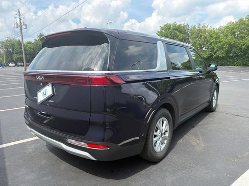 Used 2024 Kia Carnival LX FWD image 5