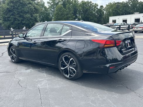 Used 2024 Nissan Altima 2.5 SR FWD image 6