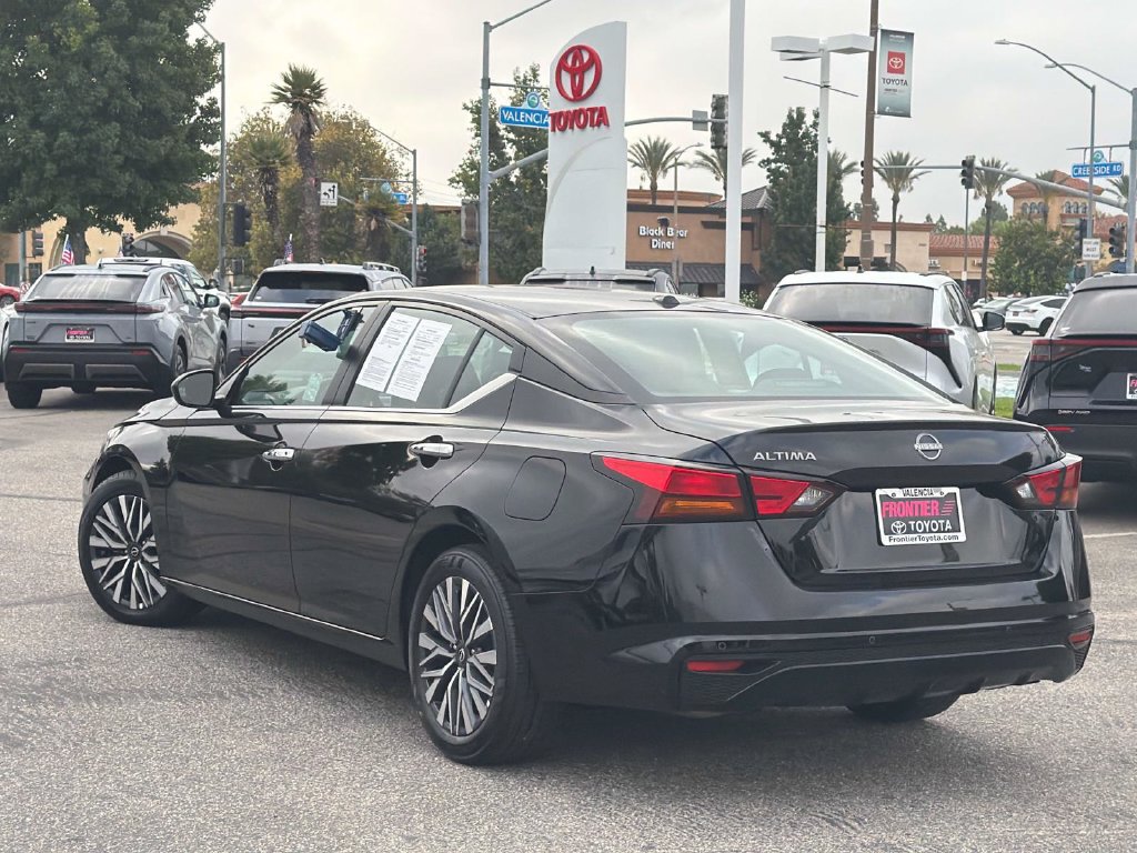 Used 2025 Nissan Altima 2.5 SV FWD image 5