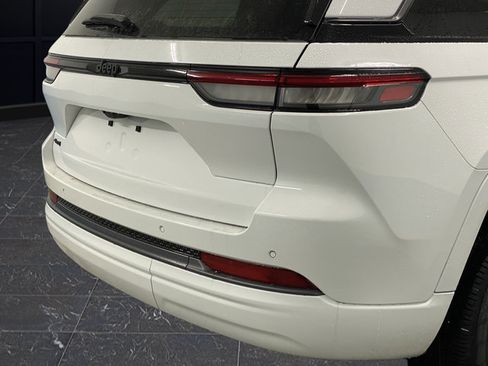 New 2026 Jeep Grand Cherokee Limited AWD/4WD image 37