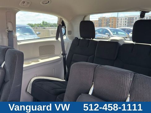 Used 2019 Dodge Grand Caravan SE FWD image 25