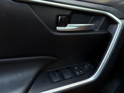 Used 2025 Toyota RAV4 XLE FWD image 22
