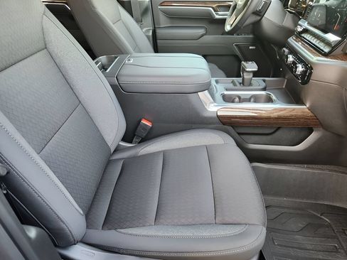 New 2026 GMC Sierra 1500 Elevation w/ Preferred Package AWD/4WD image 9