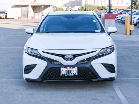 Certified 2020 Toyota Camry SE FWD image 2