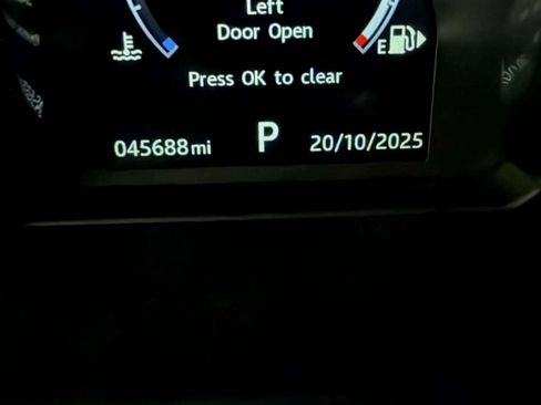 Used 2017 Jaguar F-TYPE Coupe image 15