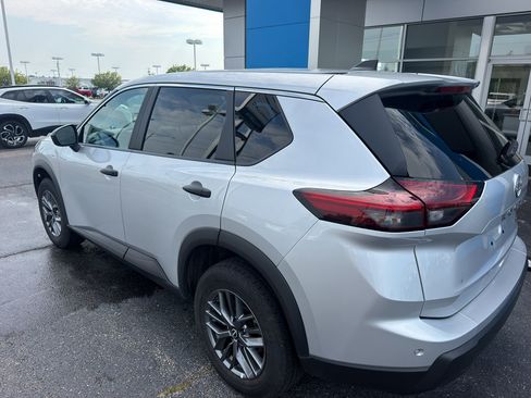 Used 2024 Nissan Rogue S AWD/4WD image 6