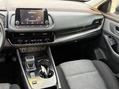 Certified 2022 Nissan Rogue SV image 14