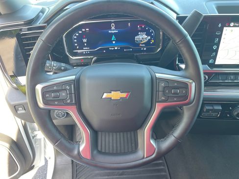 Used 2025 Chevrolet Silverado 2500 LT w/ Convenience Package AWD/4WD image 7