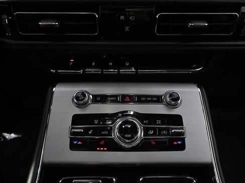 Used 2023 Lincoln Aviator Standard w/ Premium Package image 30
