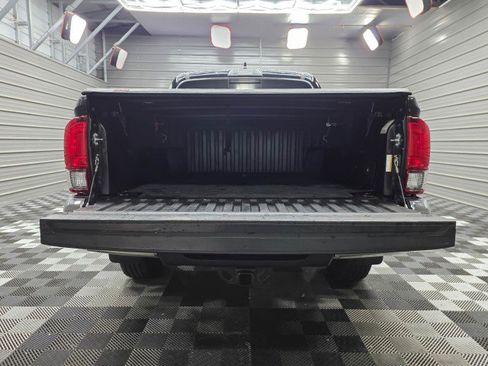 Used 2021 Toyota Tacoma SR5 AWD/4WD image 11