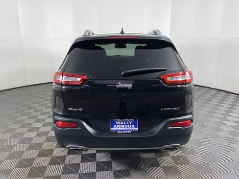Used 2016 Jeep Cherokee Limited image 9