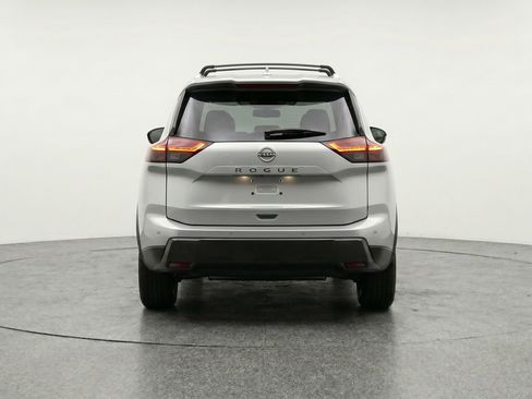 Used 2025 Nissan Rogue SV FWD image 7