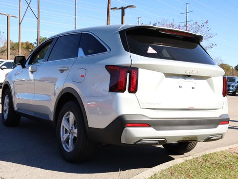 New 2026 Kia Sorento LX image 3
