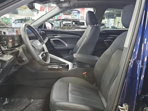 Used 2025 Audi Q5 Premium w/ Convenience Package AWD/4WD image 6