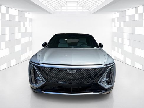 Used 2024 Cadillac Lyriq Luxury RWD image 2