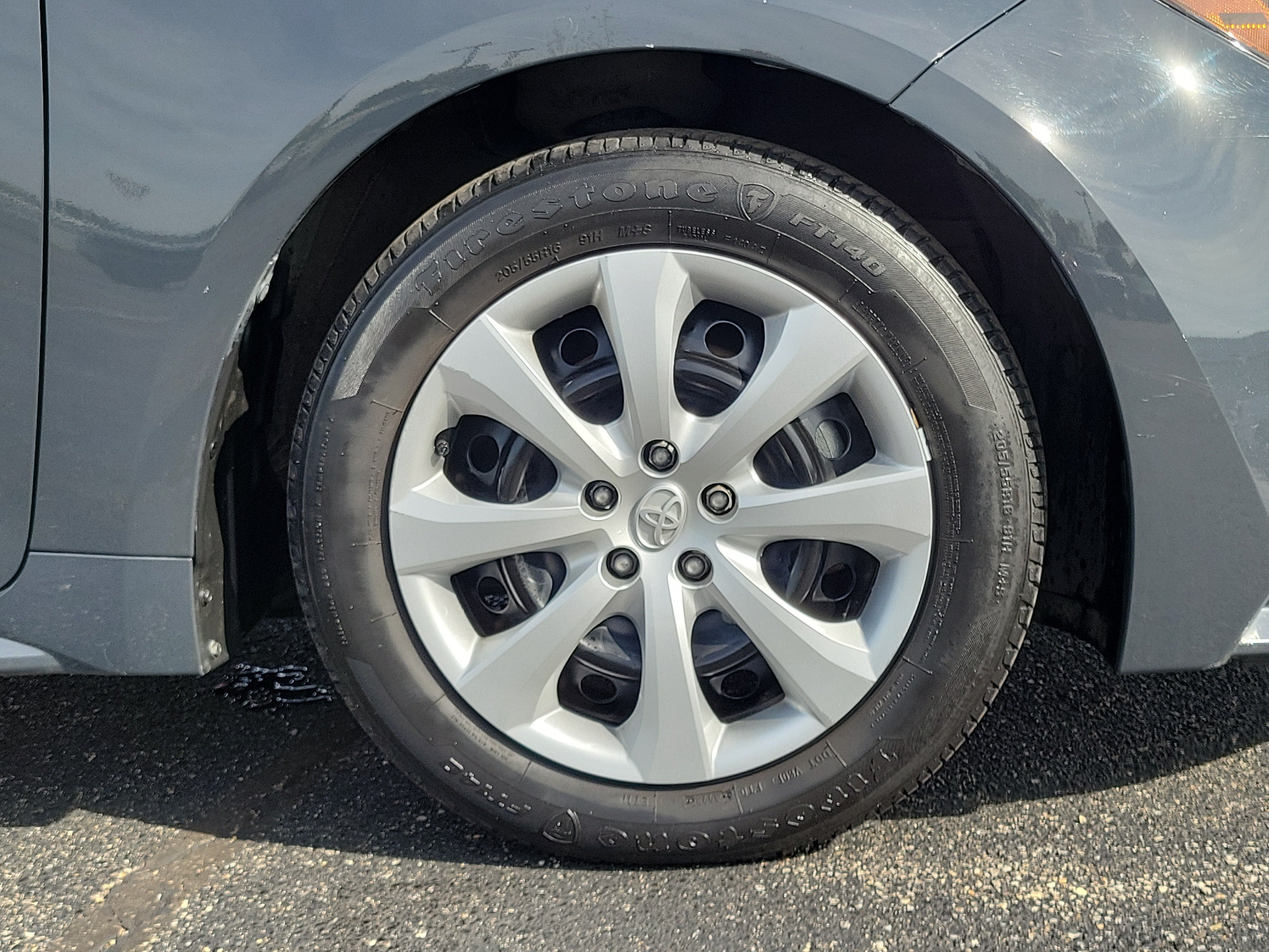 Used 2024 Toyota Corolla LE FWD image 5