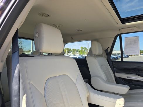 Used 2020 Ford Expedition Platinum image 14