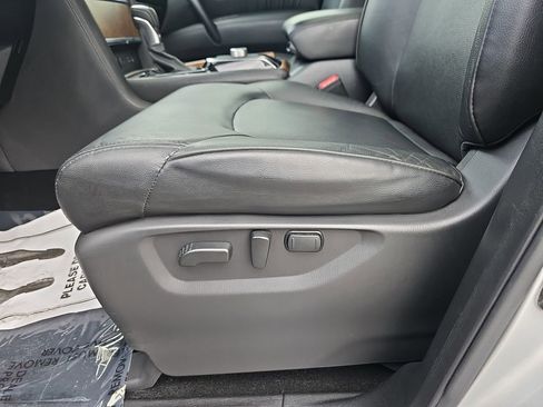 Used 2022 Nissan Armada SL w/ Captain's Chairs Package AWD/4WD image 35