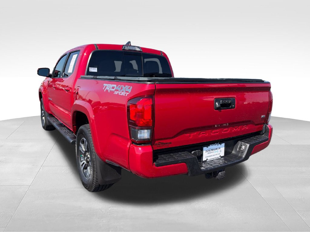 Used 2019 Toyota Tacoma TRD Sport AWD/4WD image 3