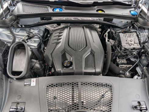 Certified 2026 Porsche Macan AWD/4WD image 27