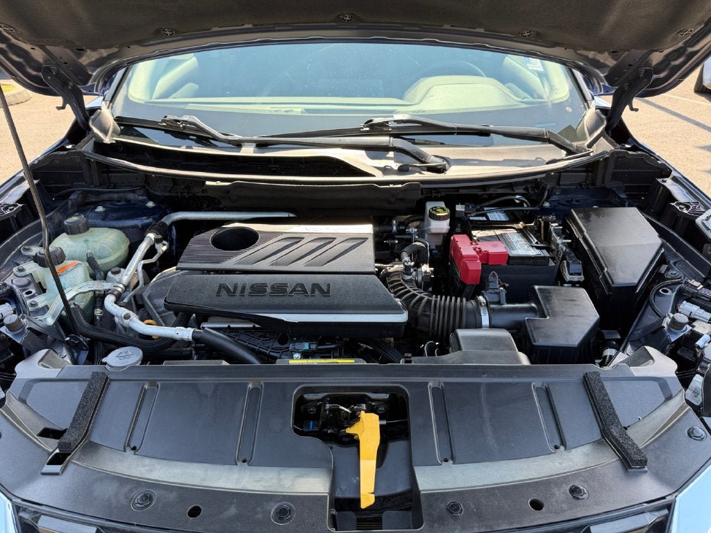 Used 2022 Nissan Rogue SV AWD/4WD image 29