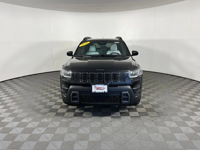 Used 2026 Jeep Cherokee Laredo AWD/4WD image 2