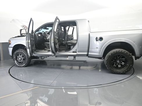 Used 2024 RAM 3500 Limited image 76