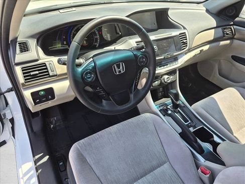 Used 2014 Honda Accord Plug-In Sedan image 9