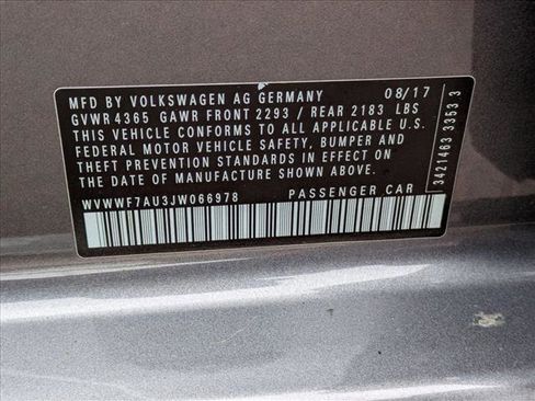 Used 2018 Volkswagen Golf 4-Door image 24