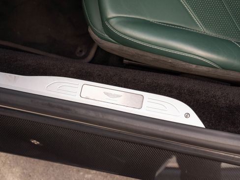 Used 2025 Aston Martin V8 Vantage Coupe image 17