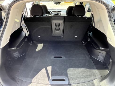 Used 2020 Nissan Rogue SV AWD/4WD image 15