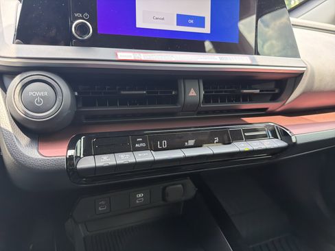 New 2026 Toyota Prius Plug-In Hybrid FWD image 24