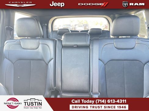 Used 2023 Jeep Grand Cherokee L Laredo AWD/4WD image 5