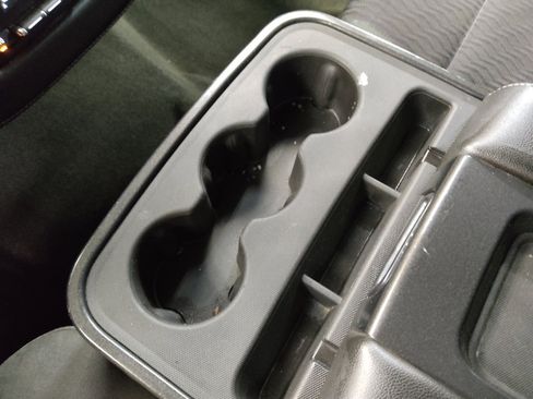 Used 2016 Chevrolet Suburban LS image 26