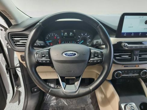 Used 2022 Ford Escape SEL FWD image 11