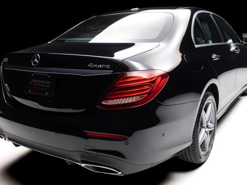 Used 2018 Mercedes-Benz E 300 4MATIC w/ Premium 1 Package image 23