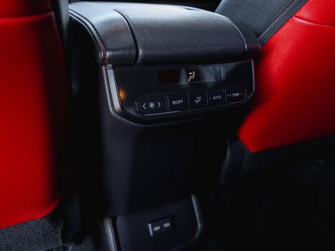 Certified 2024 Toyota Highlander XSE image 29