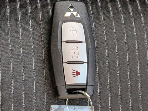 New 2025 Mitsubishi Outlander ES image 35