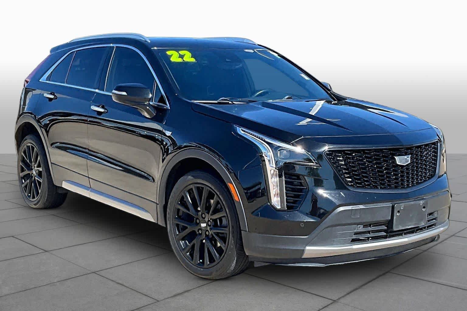 Used 2022 Cadillac XT4 Premium Luxury w/ LPO, ONYX Package FWD image 2