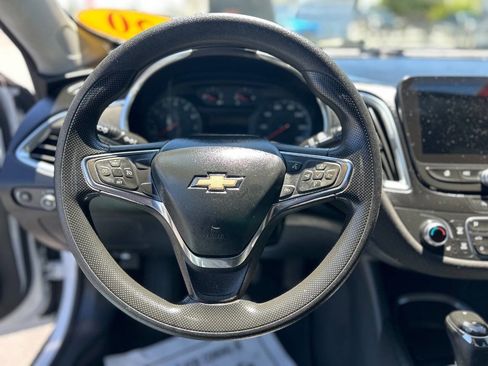Used 2020 Chevrolet Malibu LT FWD image 10