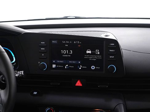 Certified 2025 Hyundai Elantra Sport image 15